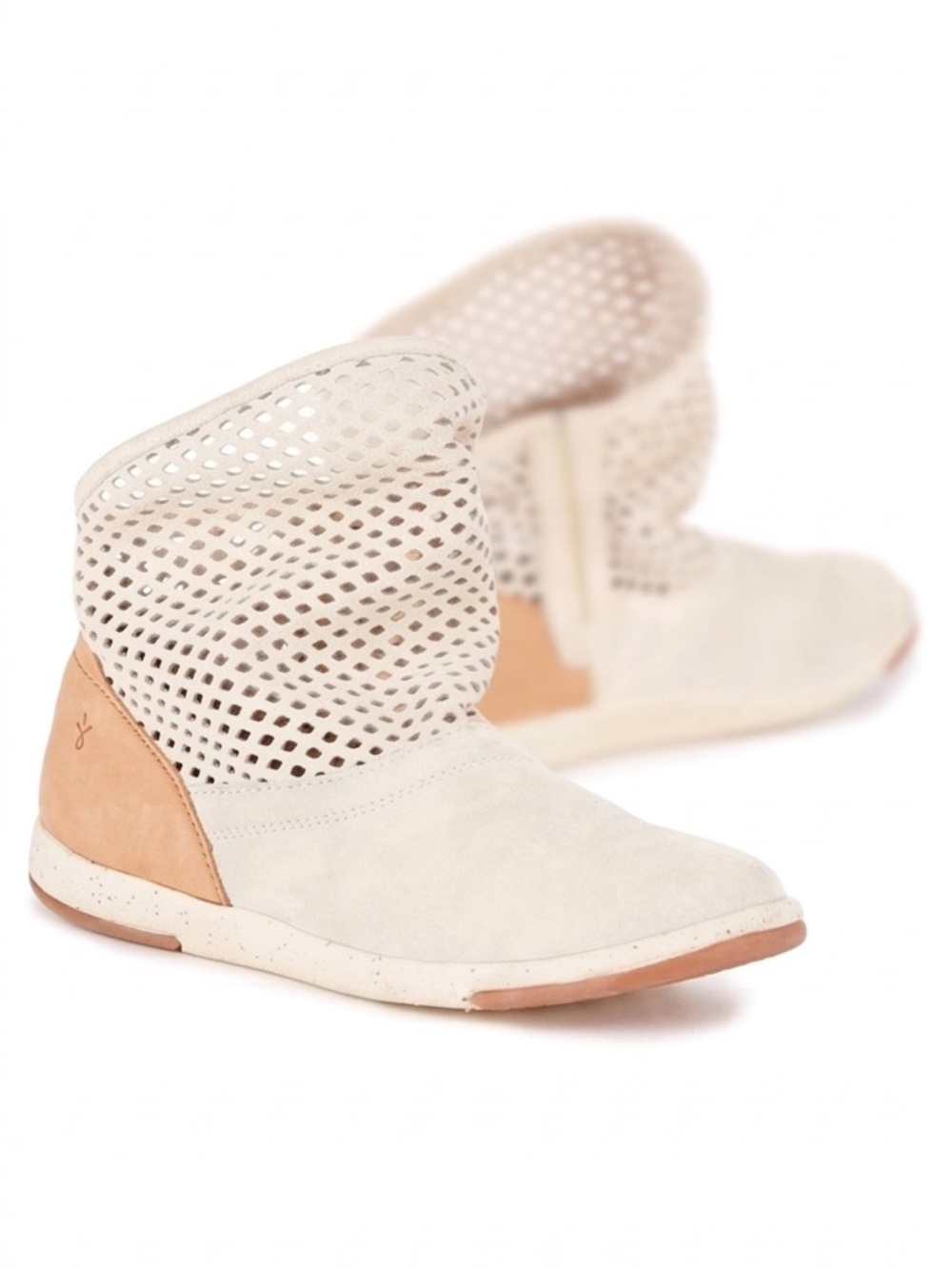EMU Australia Numeralla Perforated Suede/Nubuck Upper Boots Pull On Lightweight